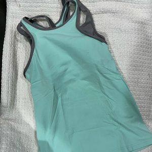Lululemon workout tank with built in bra with pad inserts